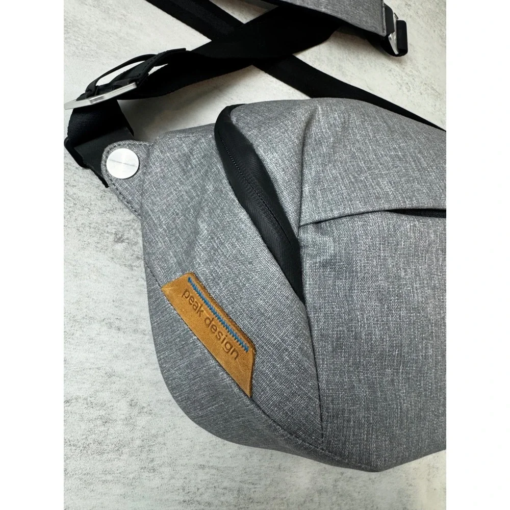 Peak Design Everyday Sling 5L Waist Bag Unisex Gray Camera Crossbody Bag